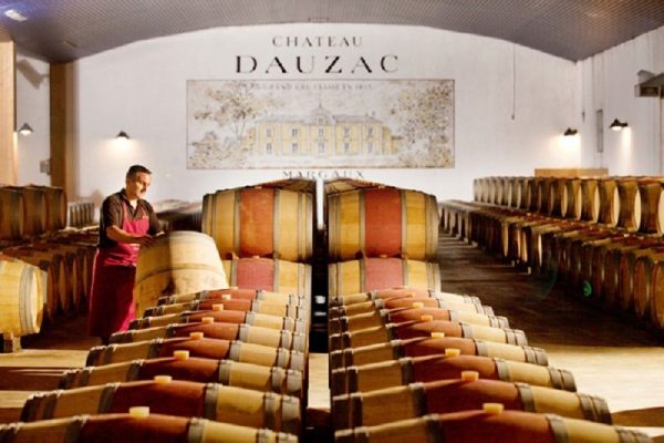 Nhà làm rượu Chateau dauzac