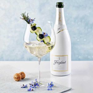 Freixenet Ice - Rượu vang sủi Cava hấp dẫn từ Freixenet, vùng Catalunya