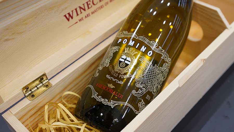 Chọn rượu vang Pomino Bianco làm quà tặng 8/3