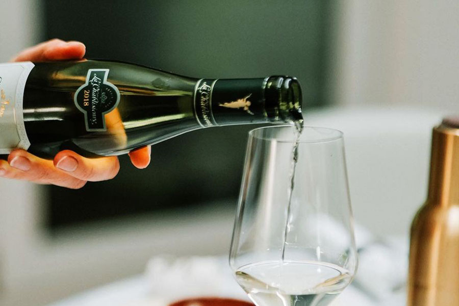 Thưởng thức hương vị rượu vang Pháp La Chablisienne Bourgogne Chardonnay 2018 