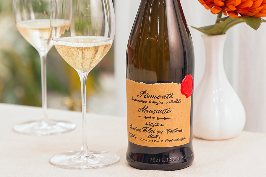 Khám phá hương vị rượu vang ngọt Piemonte Moscato 2021