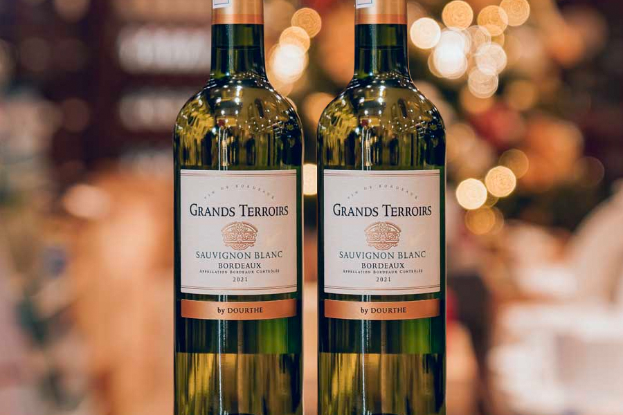 Thưởng thức hương vị vang trắng Grands Terroirs Sauvignon Blanc 2021