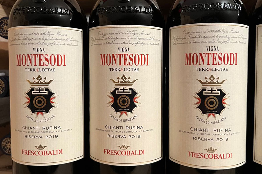 Dòng rượu vang Ý được làm từ giống nho Sangiovese chất lượng