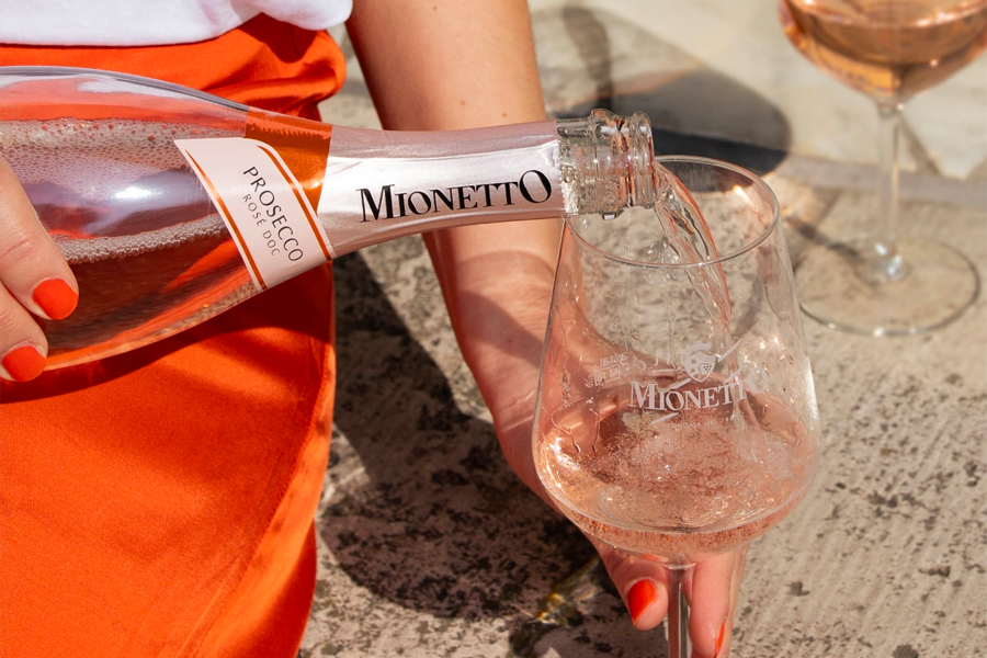 Rượu vang Ý Mionetto Prosecco Rosé mang lại những giây phút thư giãn tuyệt vời