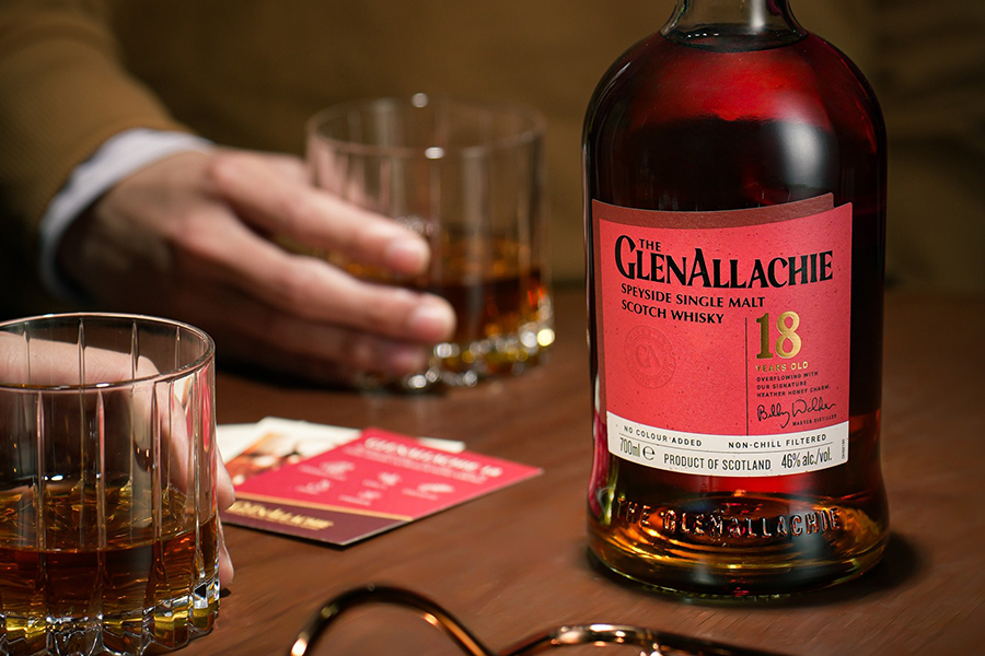 GlenAllachie 18 YO là dòng whisky dành cho những người yêu thích sự tinh tế, có gu thưởng thức rõ ràng và thích hương vị cổ điển, đầy chiều sâu.