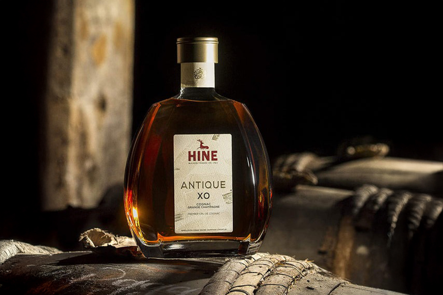 Hine Antique XO Cognac Grande Champagne là dòng cognac cao cấp được sản xuất hoàn toàn từ nho trồng tại Grande Champagne