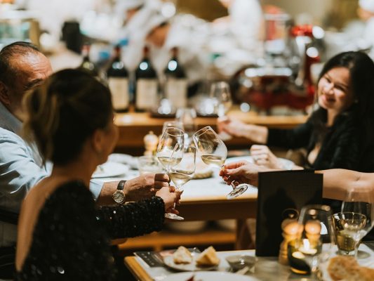 Dealcoholization – Quá trình tách cồn: Rượu vang không cồn được làm như thế nào?