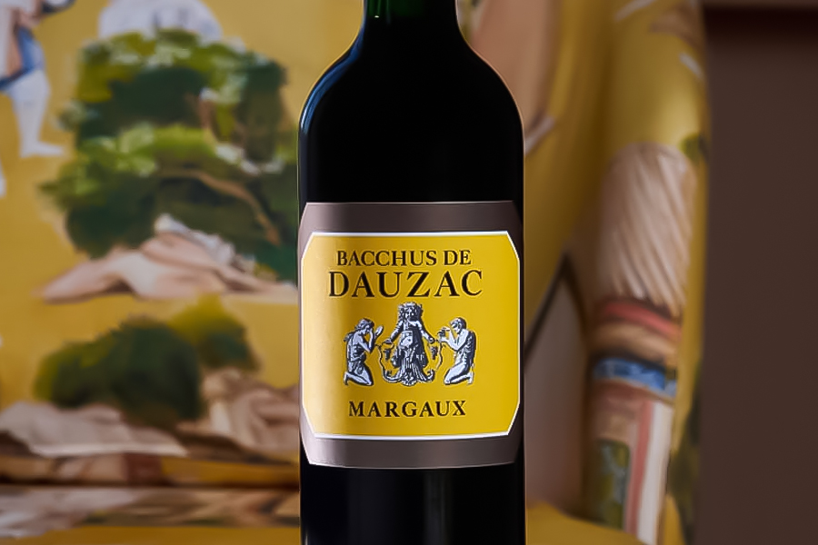 rượu vang Bacchus De Dauzac 2021 có chất vị tròn trịa, mềm mại, thơm hương quả chín, lý tưởng kết hợp với nhiều món ăn Âu - Á