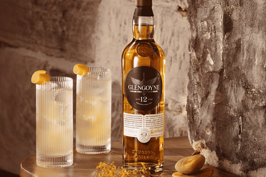 Trải nghiệm pha cocktail tuyệt vời với những nốt hương táo xanh, caramel và chút vani thanh thoát từ Glengoyne 12 YO