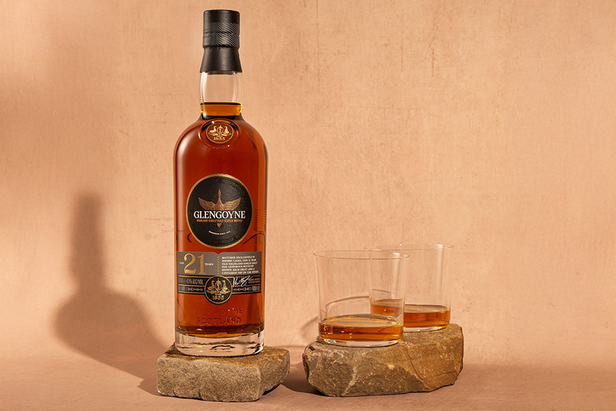 Glengoyne 21 Years Old trưởng thành 21 năm trong các thùng sherry chất lượng cao, phần lớn là first-fill